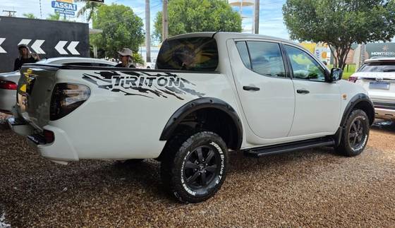 MITSUBISHI L200 TRITON 3.2 GL 4X4 CD 16V TURBO INTERCOLER DIESEL 4P MANUAL